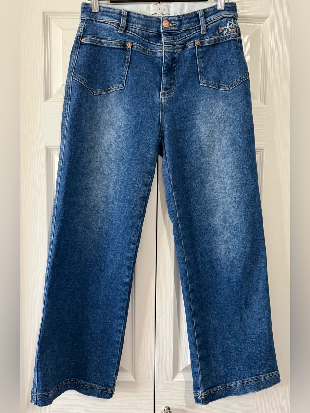 Saige Los Angeles Wide Leg Crop Jeans Floral Peace Sign Embroidered Pocket Sz 9